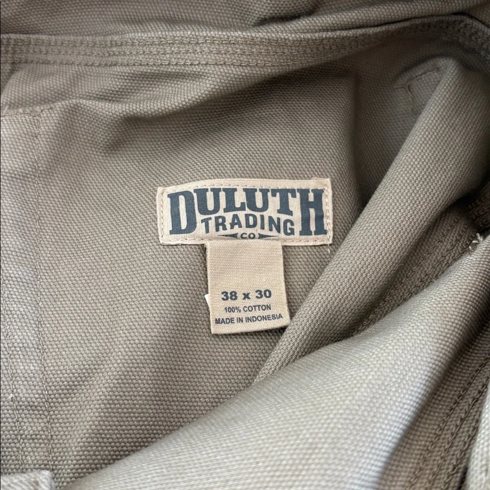 Duluth Trading Co Men's Khaki Cargo Pants - Picture 3 of 5